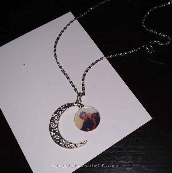 MOON PHOTO PENDANT - Image 3
