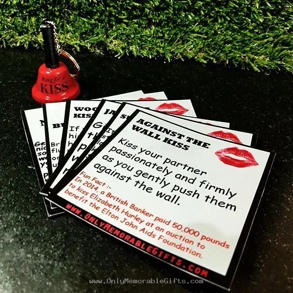Kiss Me Cards - Image 3