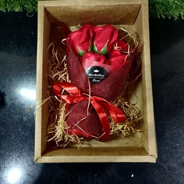 Alternative view of FLOWER BOUQUET