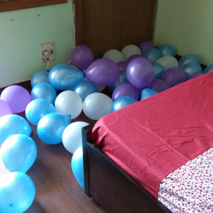 Alternative view of Balloon Decoration Silver Package