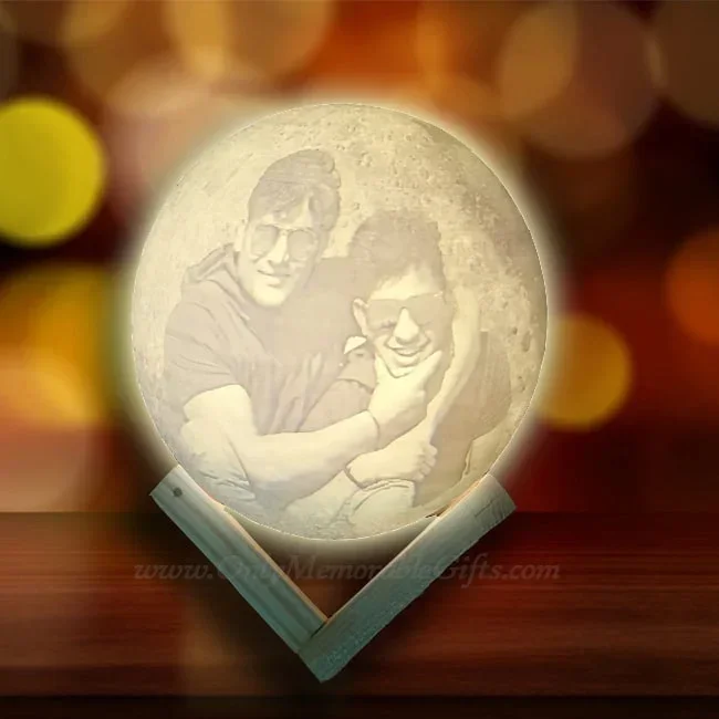 Alternative view of Personalized 3D Moon Lamp