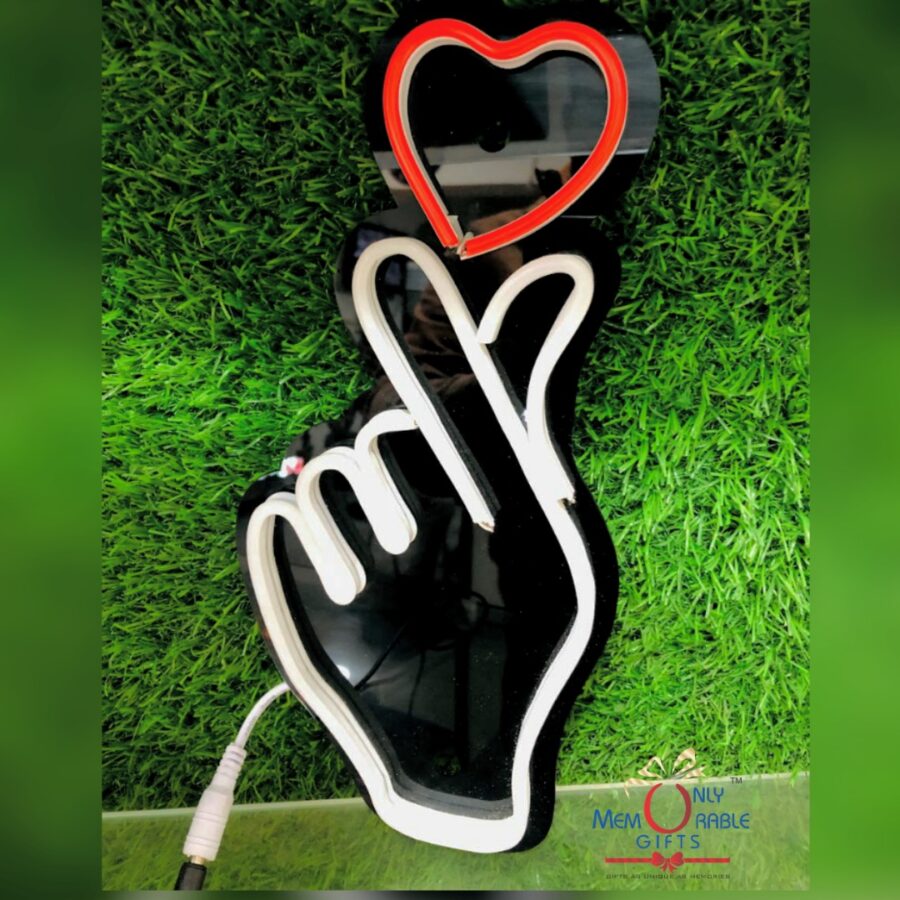 Alternative view of FINGER HEART NEON